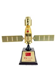 1:80 Chinese Shenzhou XVII Manned Spaceship Alloy Model+Enamel Colored Plate