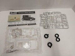 Revell 2982 1/25 Scale ’26 Ford T Sedan Delivery Plastic Model Kit Open Box