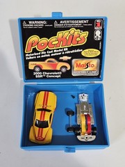 Pockits 2000 Chevrolet SSR Concept Maisto Motorized Assembly Line Model Kit