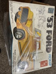 VINTAGE AMT #T410 1953 FORD F100 PICKUP TRUCK STREET ROD 1:25 MODEL New Dented