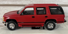AMT/ERTL 1995 CHEVROLET TAHOE VICTORY RED DEALER PROMO MODEL #8946EO