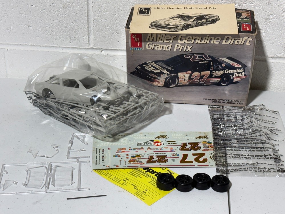 AMT Ertl 6961 1/25 27 Miller Rusty Wallace Genuine Draft NASCAR Model Kit Decal