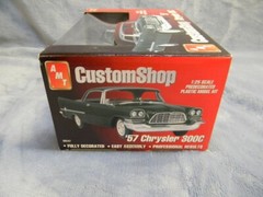 1/25 SCALE 1962 CHRYSLER 300 PRE-PAINTED JADE GREEN CUSTOM SHOP MODEL KIT