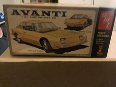 1 25 scale model parts Avanti Partially Built Body Chassis Engine No Box