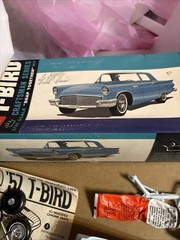 AMT 4037-100 Original Vintage Thunderbird 2-seats Craftsman Model box 1/25 Read