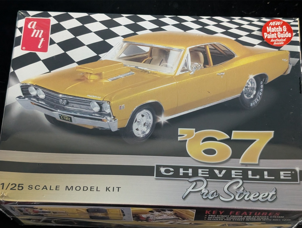 AMT 1967 Chevy Chevelle Pro Street 1:25 Model Car Kit #AMT876/12 Sealed NEW