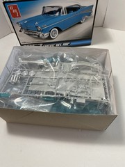 AMT 1957 Chevy Bel Air Model Car Scale 1:25 – Blue/White