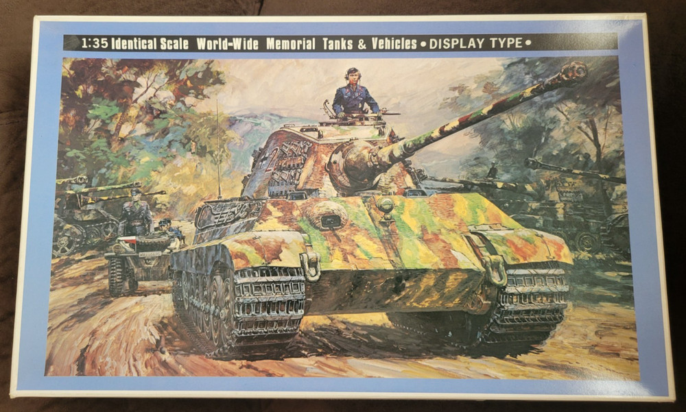 NICHIMO 1:35 SCALE WORLD WIDE MEMORIAL TANKS-TIGER II-PREOWNED *VINTAGE*