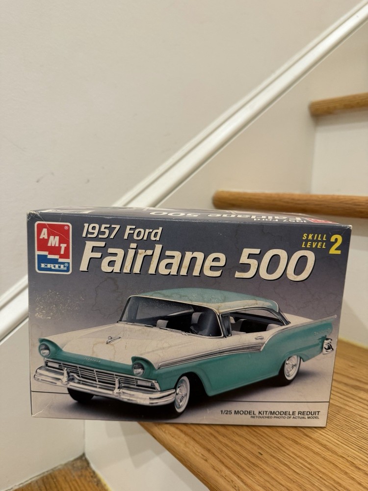 amt/ertl 57 ford fairlane 500 model kit #8028