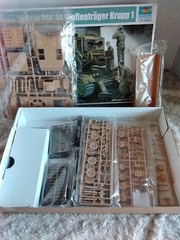 Trumpeter 05523 1:35 German PAK 44 Waffentrager Krupp 1 Model Kit. SEE PHOTOS