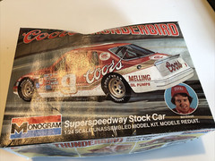 Monogram COORS Thunderbird Bill Elliott Nascar Racing Model Kit 2244, 1:24
