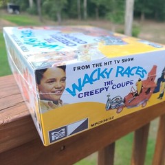 Wacky Races The Creepy Coupe Snap Plastic Model Kit 1/25 Gruesome Mancave Decor