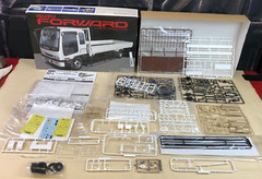 Aoshima 1:32 Scale Model Kit ISUZU FORWARD FLATBODY 320 Early Model PARTS ONLY