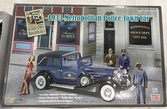Minicraft 1933 Metropolitan Police Town Car 1:16 Plastic Unassembled Kit 11230
