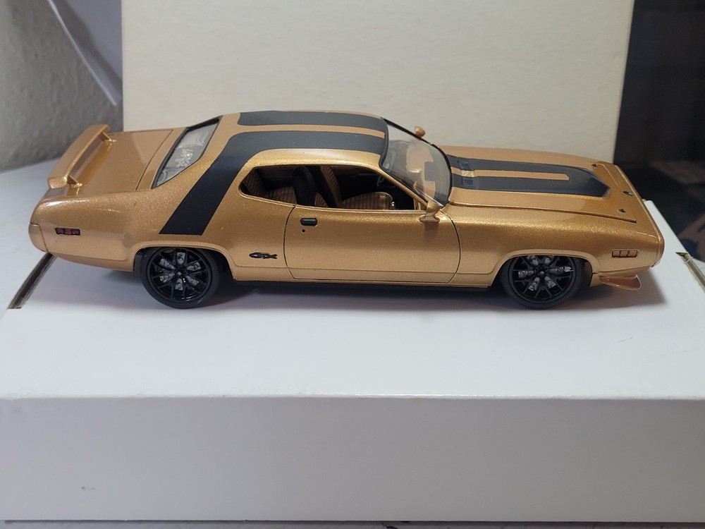 Killer Adult Built up Monogram 1971 Plymouth GTX Viper V10 model car 1/24