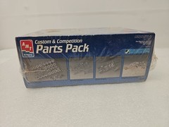 AMT/ERTL CUSTOM & COMPETITION PARTS PACK 1:25 MODEL KIT – VINTAGE 1997 Sealed Bx