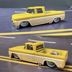 1:64 26″ Steel Smoothie White Wheels/Chrome Spider Cap on Low Profile Tires