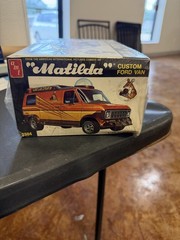 amt Matilda Custom Ford Van 1/25 model kit