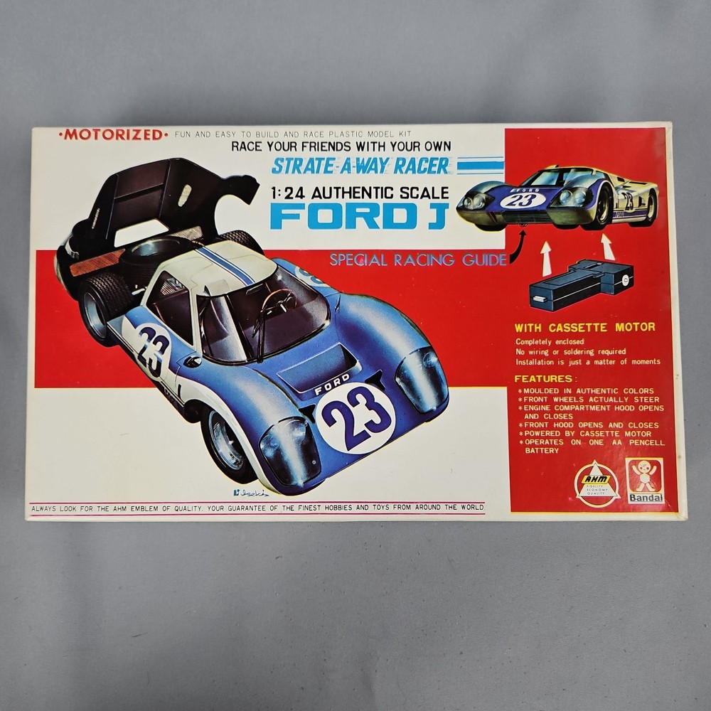 Bandai Plastic Model FORD J Cassette Motor 1:24 Scale Model Kit Japan