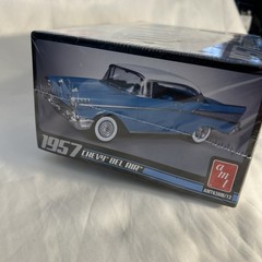 AMT 1957 Chevy Bel Air Model Car Scale 1:25 Factory Sealed