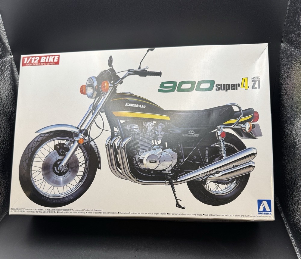 Aoshima Kawasaki 900 Z1 Model Kit 1/12 Plastic Model NIB