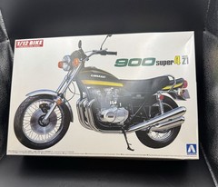 Aoshima Kawasaki 900 Z1 Model Kit 1/12 Plastic Model NIB
