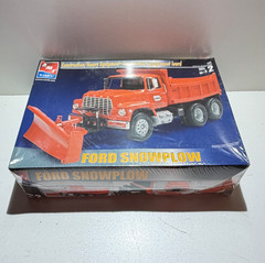 AMT Ertl #31820 1:25 Scale Ford Snowplow Truck Plastic Kit Sealed