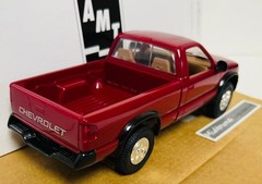 Brand New 1995 Chevrolet S10 4×4 Pickup Red 1:25 Scale Promo Model