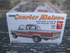 AMT 1978 Ford Courier Minivan Build As Van Or Pickup 1:25 Model Kit 1210 SEALED