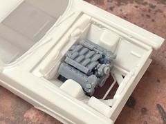 1:24 Scale: Ford Engine Pack; 3 Engines: Coyote 5.0, GT350 VooDoo;Custom Lincoln