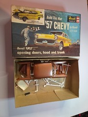 1963 Revell Model Kit 1957 Chevy Chevrolet 1/25 Bel Air Box & Parts