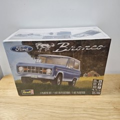 Revell Ford Bronco 1/25 #85-4320 2016 Factory Sealed