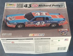 Revell Monogram #43 STP Richard Petty Grand Prix 1:24 #85-3151 Legends