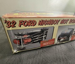 Vintage Revell Big Deuce ’32 Ford Highboy Hot Rod 1:8 3’n1 Model Kit Yellow