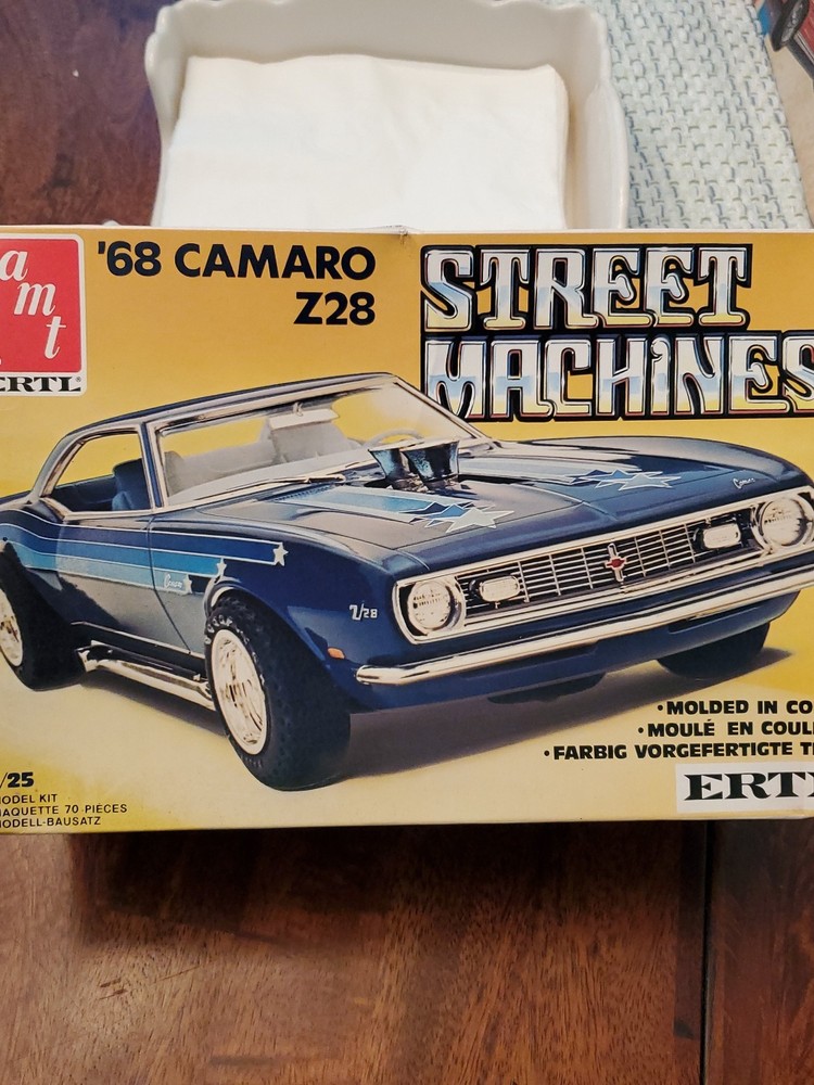 AMT 68 Camaro Z28 Street Machine 1:25 Scale Kit 6530 New Open Box