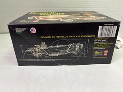 1/25 REVELL 85-4174 ED BIG DADDY ROTH BEATNIK BANDIT CUSTOM MODEL CAR KIT B4