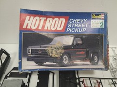 Revell Hot Rod 1/25 – CHEVY 350 STREET PICKUP TRUCK – Model Kit – 7135 – New ’93