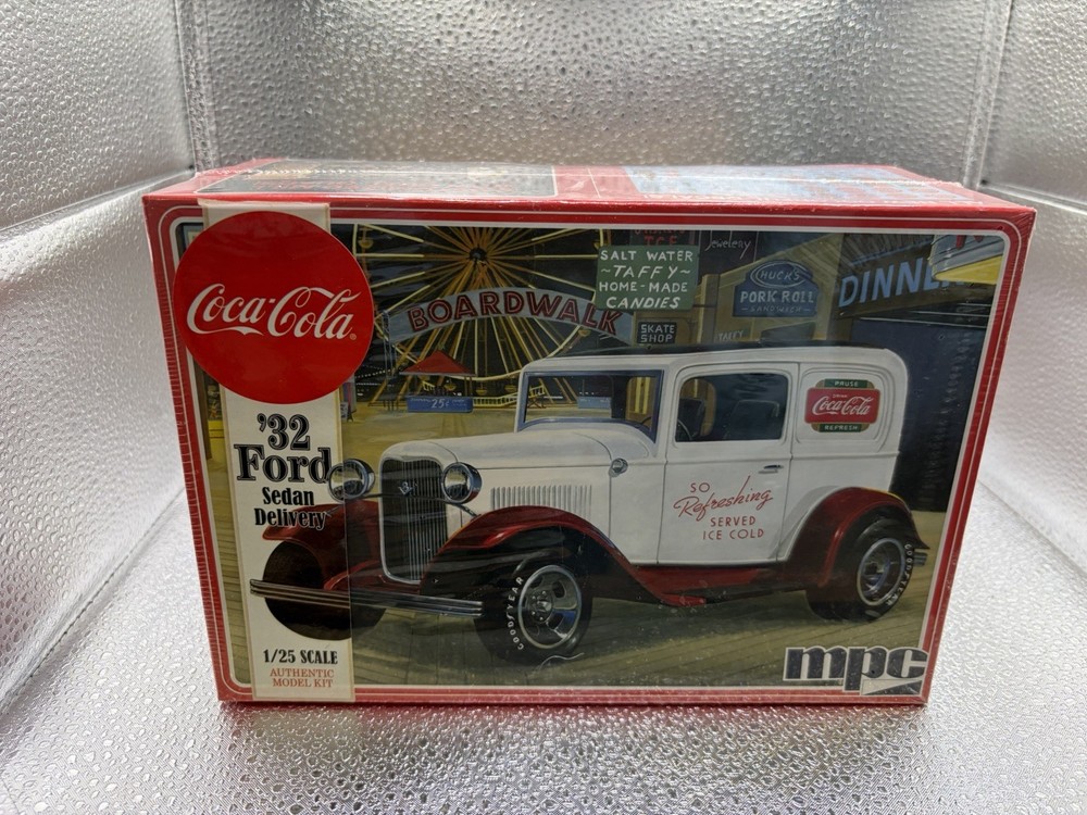 MPC 1/25 1932 Ford Sedan Delivery Plastic Model Kit MPC902 New and Sealed.