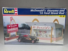 Revell McDonald’s Diorama & ’32 Ford Street Rod Model Kit 85-7804 Sealed