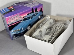 AMT 1/25 Scale Model Kit 1977 Ford Mustang II Fastback Sealed Bags Unbuilt c2005