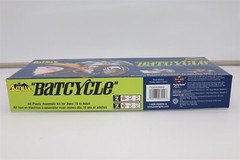 Polar Lights BATMAN the BATCYCLE Plastic Model Kit 2003 #6902 – NEW UNUSED – –