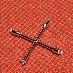4 Way Lug Nut Wrench 1960 Ford F-100 Pickup 1:25 scale model car part AMT