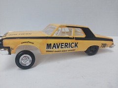 Built 1/25 Lindberg MAVERICK 1964 Dodge Super Stock 330 Model Kit Rebuilder