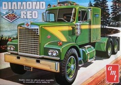 Diamond REO Truck Tractor ENGINE BLOCK & OIL PAN for 1:25 AMT Model Kit