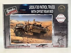 Thunder TM35311 1/35 LRDG F30 Patrol Truck w/Offset Bed ,Soldier Machine Gun