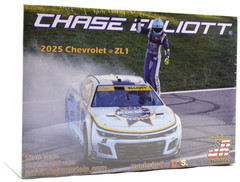 Salvinos JR Models “KBB.COM” Chase Elliot 2025 Chevy Camaro ZL1 Nascar 1/24 Kit