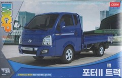 Academy 15144 1:24 Hyundai Porter II Cargo Truck
