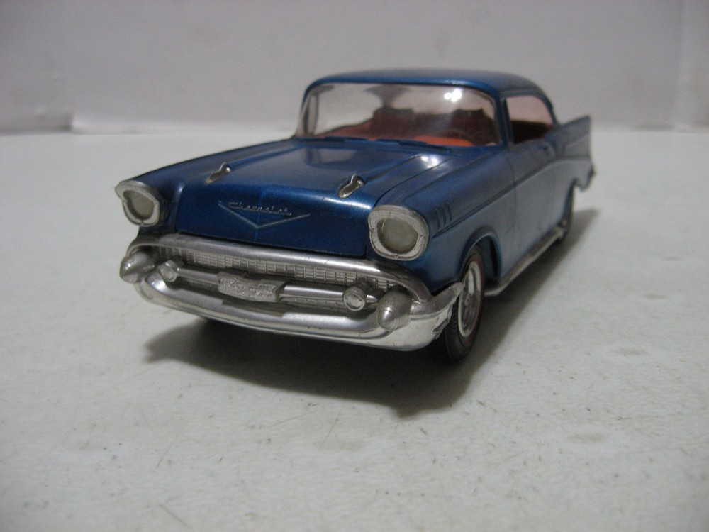 AMT/ERTL Blue 1957 Chevy Hard Top 1/25 Scale Built Model Kit #31543