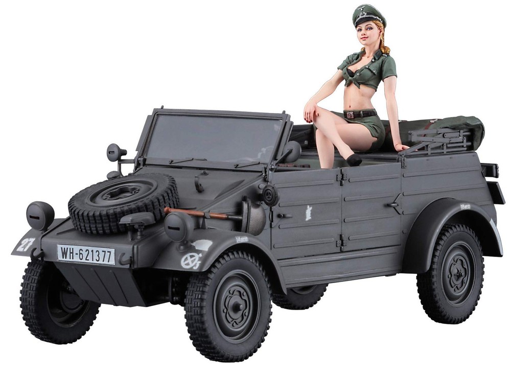Hasegawa 1/24 Pkw.K1 Kubelwagen Type 82 w/Blonde Girls Figure Plastic Model SP45