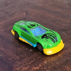 GREENBRIER SUNTOYS 9891 GREEN BLUE & YELLOW DIECAST 2 3/4″ CAR W/ COBRA SNAKE